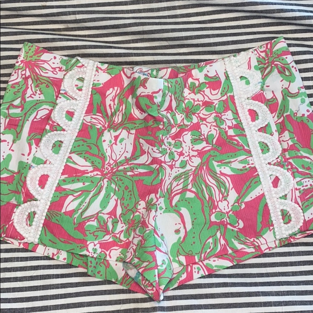 Lilly Pulitzer shorts size 8